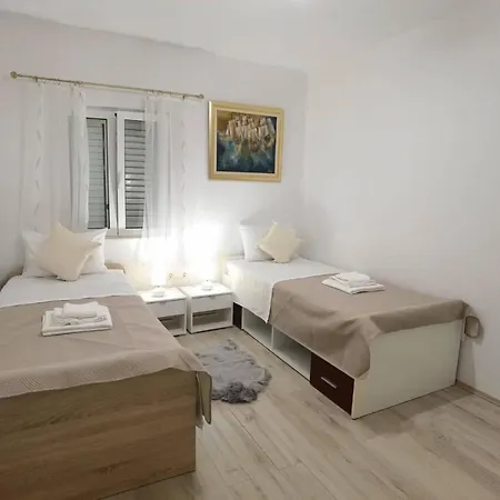 House Galeb- 20 Meters From Beach!!