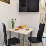 House Galeb- 20 Meters From Beach!! *